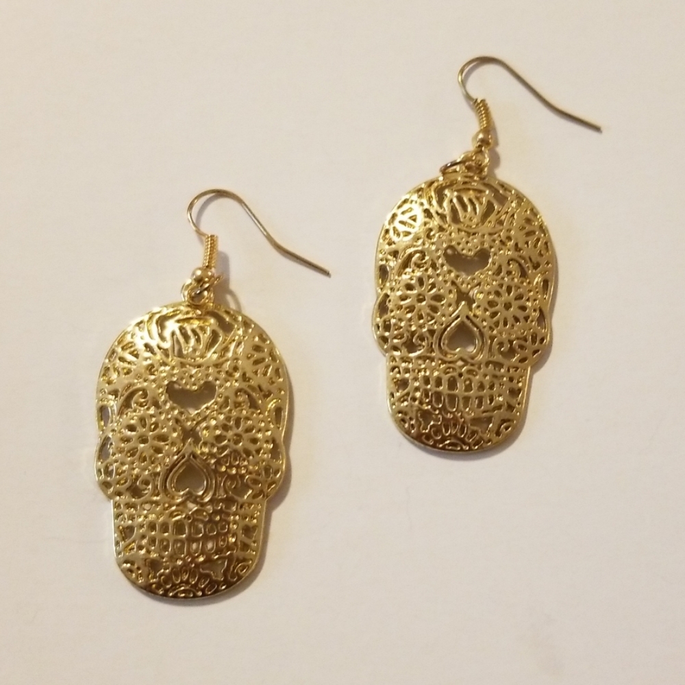 Skull head earrings